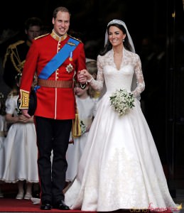 18281_guillermo-de-inglaterra-y-kate-middleton-salen-de-la-abadia-de-westminster-259x300 William e Kate: un (quasi) perfetto royal wedding