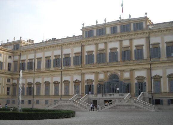 2-Facciata Alla scoperta della reggia di Monza