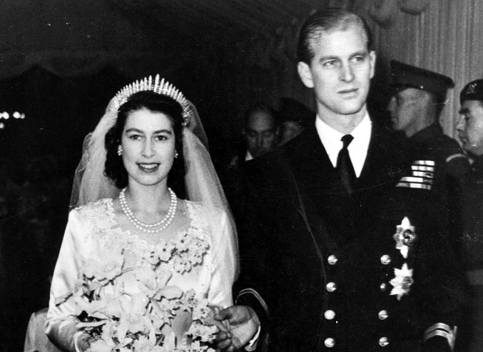 70annimatrimonio_1 Elisabetta e Filippo festeggiano 70 anni di matrimonio: ecco 10 curiosità sulle loro nozze