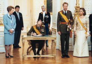 Abdicazione Abdicazione