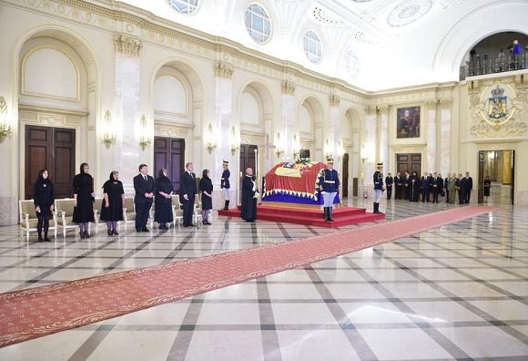 Lutto nazionale per l’addio alla regina Anna di Romania