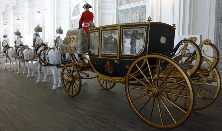 Carrozze “Si parte Maestà…”: prorogata la mostra delle carrozze reali alla reggia di Venaria