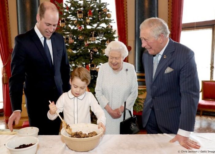 Christmas_2019 Il Christmas pudding della regina e le postcard natalizie dei royals