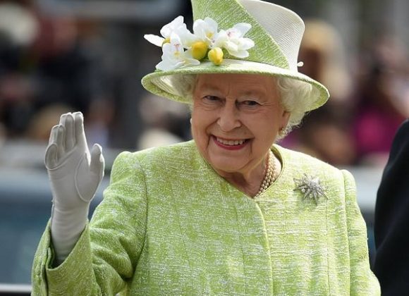La regina Elisabetta compie 90 anni ed ecco di nuovo tutti i motivi per i quali è un mito