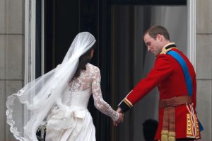 Royal+Wedding+Newlyweds+Greet+Wellwishers+HOO1WQpkqWBl