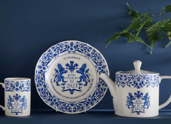 Schermata-2023-04-15-alle-11.52.34 Incoronazione di re Carlo III. Che fine faranno le royal commemorative pottery?
