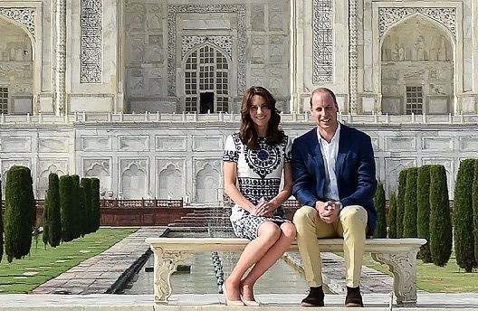 Willia-Kate-TajMahal2 William e Kate in India e Bouthan, ma i bambini restano a casa