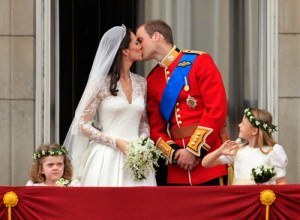 bacio-300x220 William & Kate: (quasi) tutti gli ospiti del royal wedding