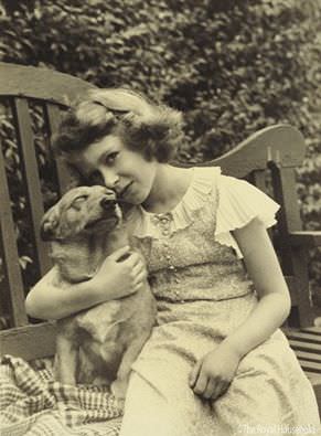 I cani della regina, Elisabetta e il primo corgi