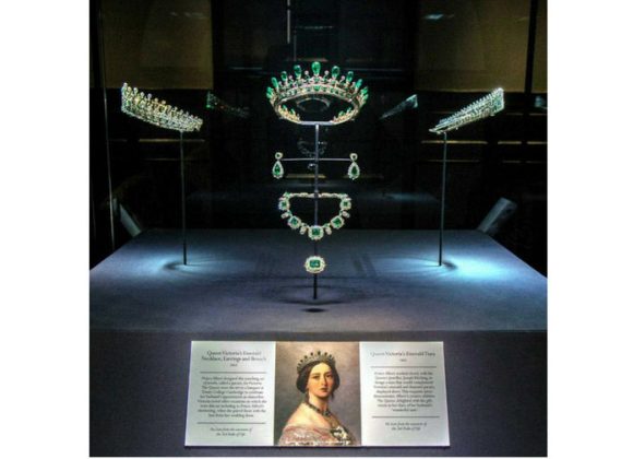 Diademi reali, splendori vittoriani a Kensington Palace