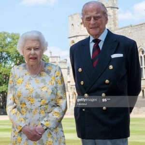 Il principe Filippo compie 99 anni, lunga vita al duca di Edimburgo